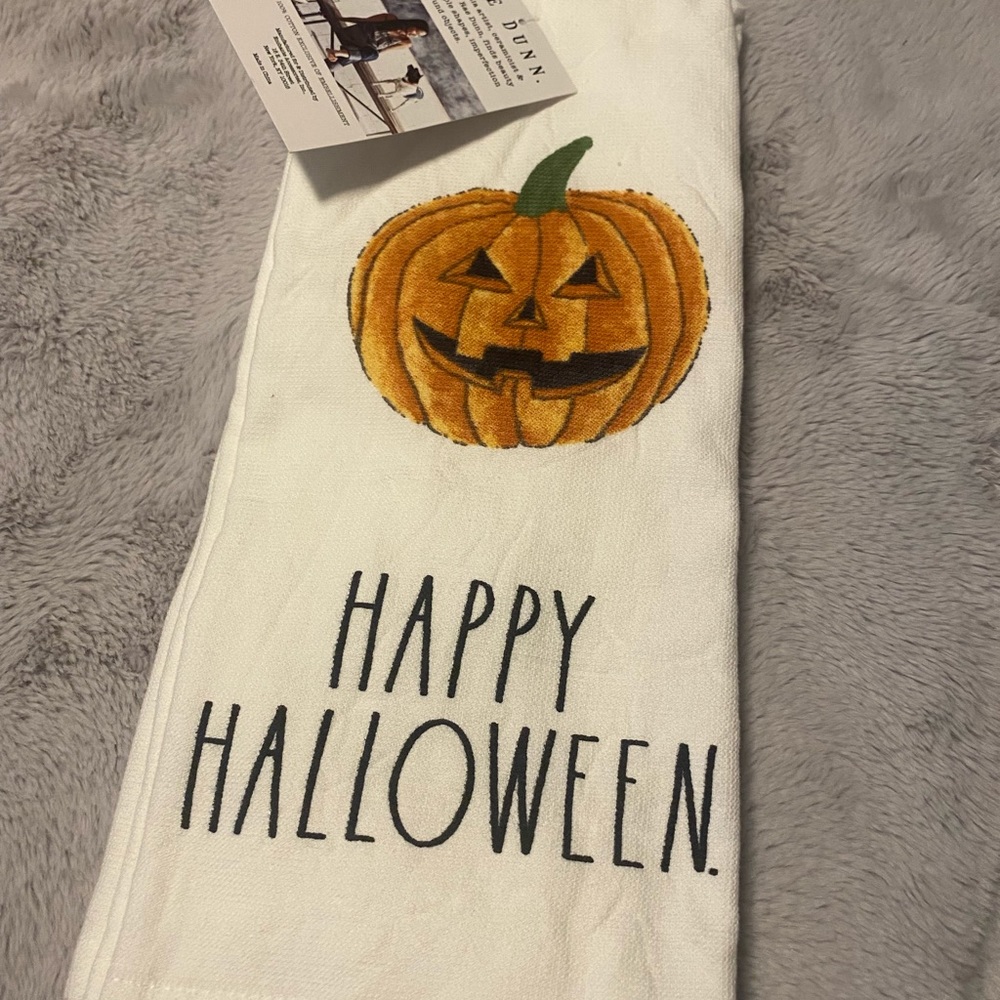Rae Dunn Halloween Kitchen Towels, NWT 🧙‍♀️🎃 - Picture 2 of 2